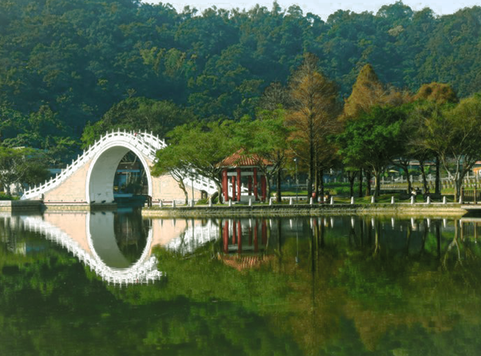 基地雖小身價不凡